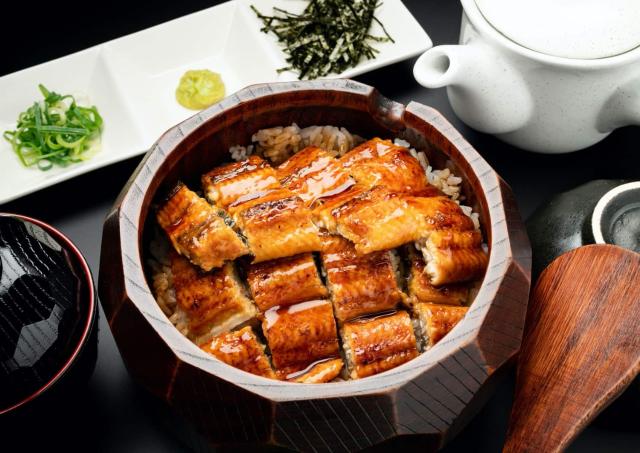 Anguille unagi grillée sur du riz