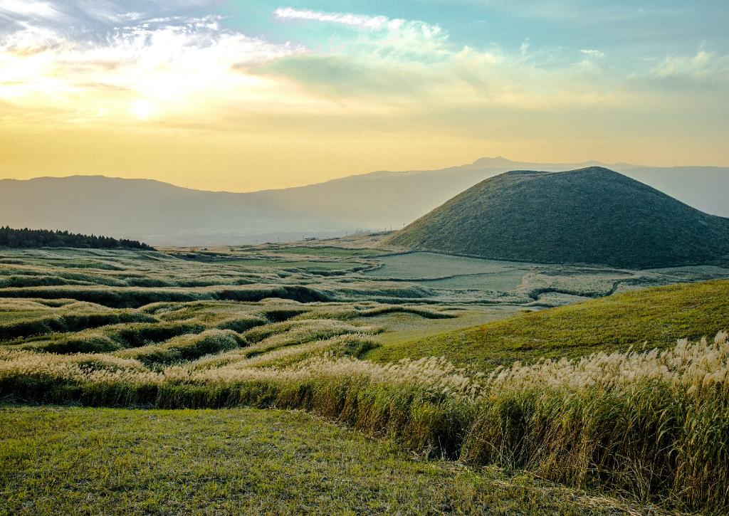 Vue panoramique du parc national d'Aso-Kuju