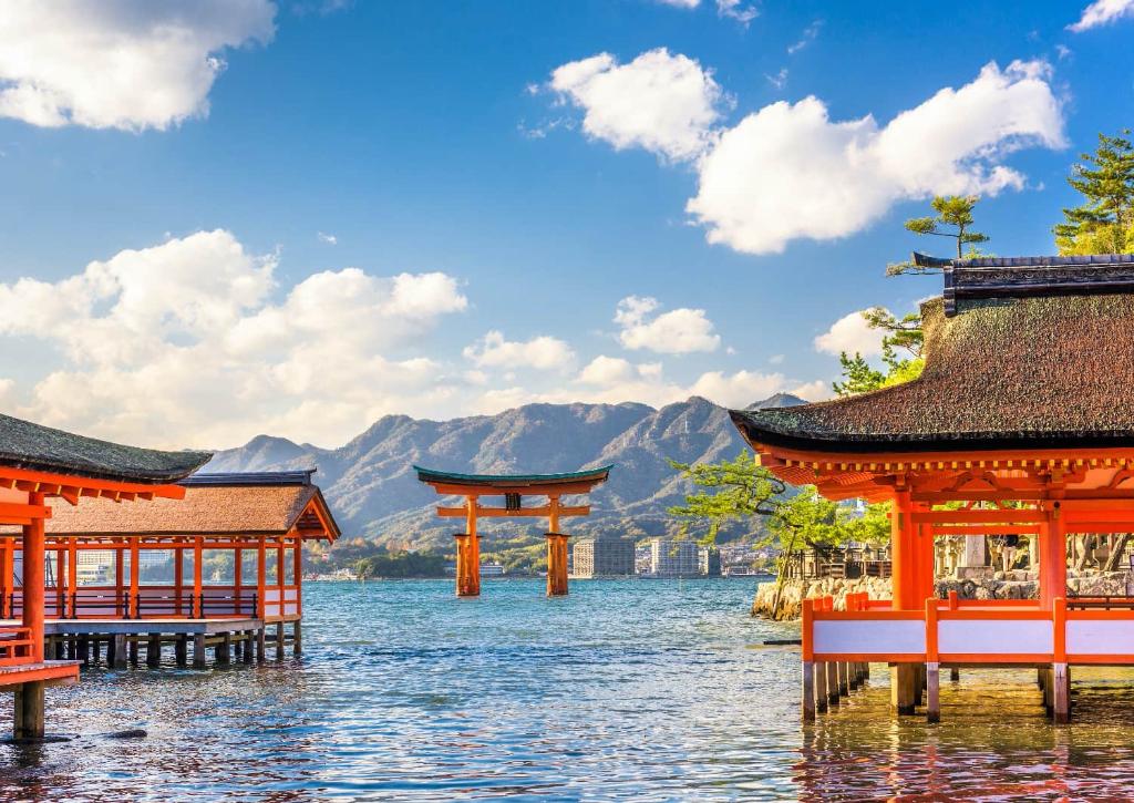 Le célèbre torii flottant