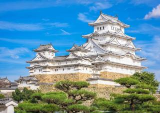 Himeji est également surnommé le « château du héron blanc », ou Shirasagi-jo.