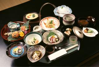 Dîner kaiseki dans un ryokan