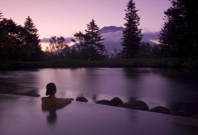 Moment de détente dans un onsen, Niseko