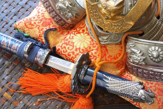 Casque et sabre de samouraï
